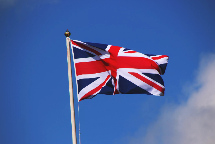 Порвать на британский флаг